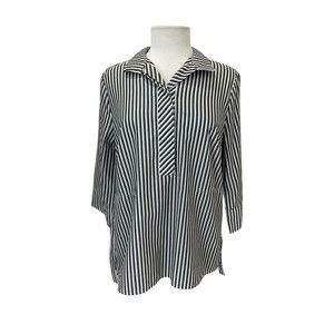 CHICOS Womens No Iron Top 2 Large Cotton Gray White Striped V Neck Popover